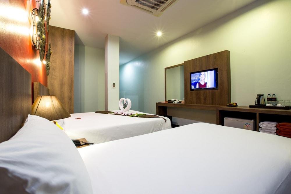 Youdee Hotel Patong - Formerly Meir Jarr Hotel Patong Ngoại thất bức ảnh
