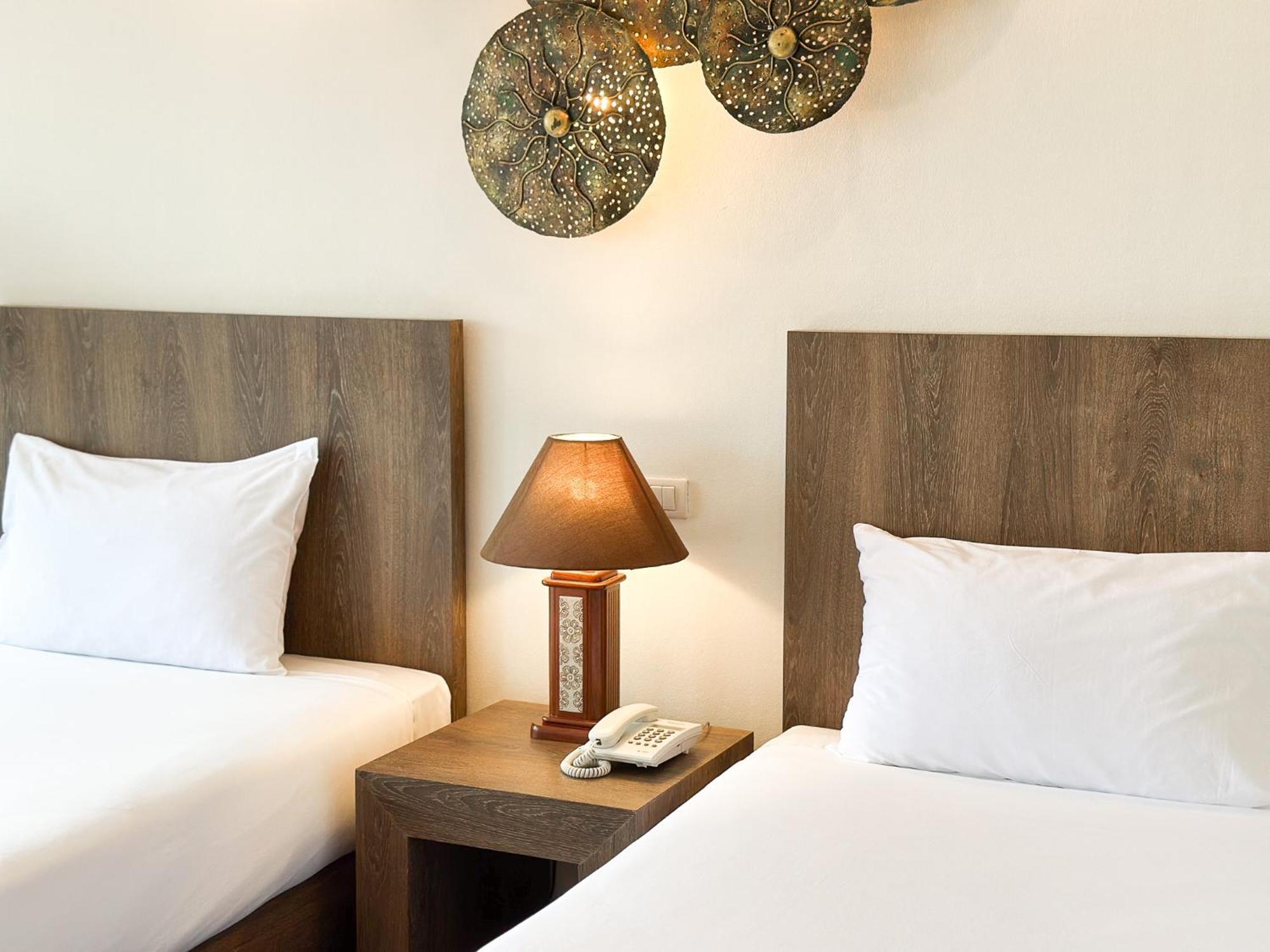 Youdee Hotel Patong - Formerly Meir Jarr Hotel Patong Ngoại thất bức ảnh
